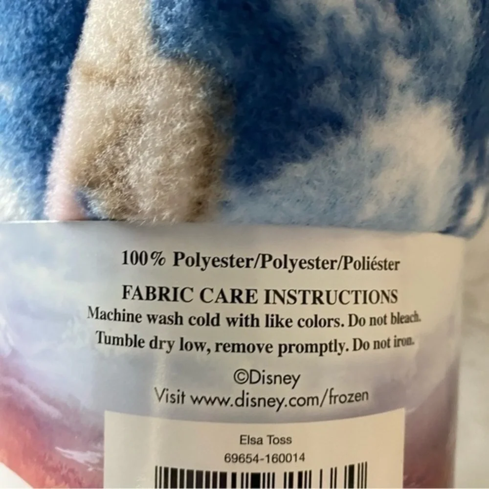 Frozen ll 1.5 yd Fleece Size 1.5 Yd X 59”New‎ With Tags